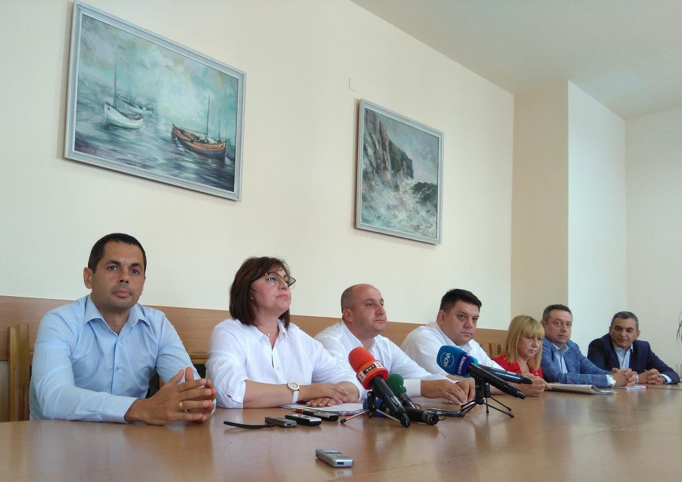 Христо Боев (крайният вляво) ще води временно БСП във Варна 