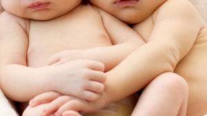 бебета близнаци