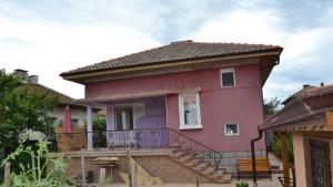 къща ударена от мълния