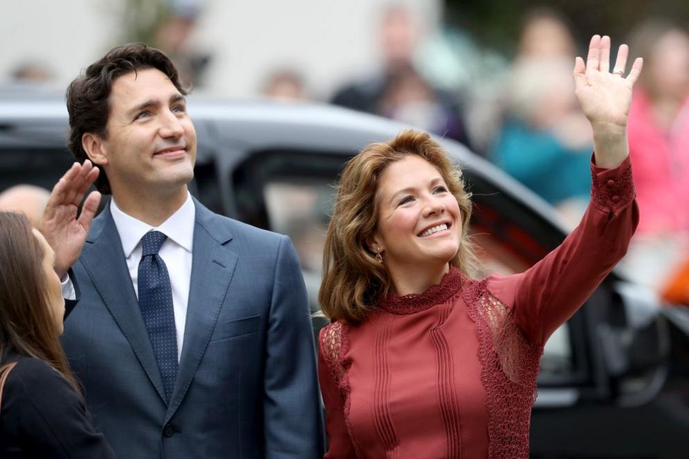 Впечатляващата жена до канадския премиер