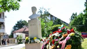 паметник Левски Враца