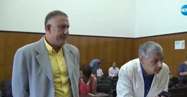 България Докторът убил крадец се призна за виновен Предявен е