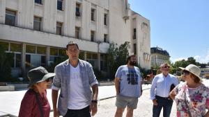 Поставиха три от колоните от Римския форум