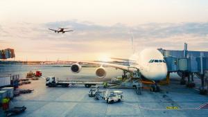 самолет на писта