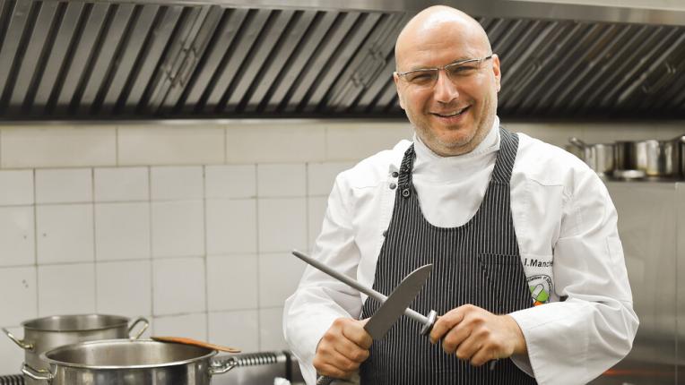  Щастливото семейство на началник Иван Манчев 