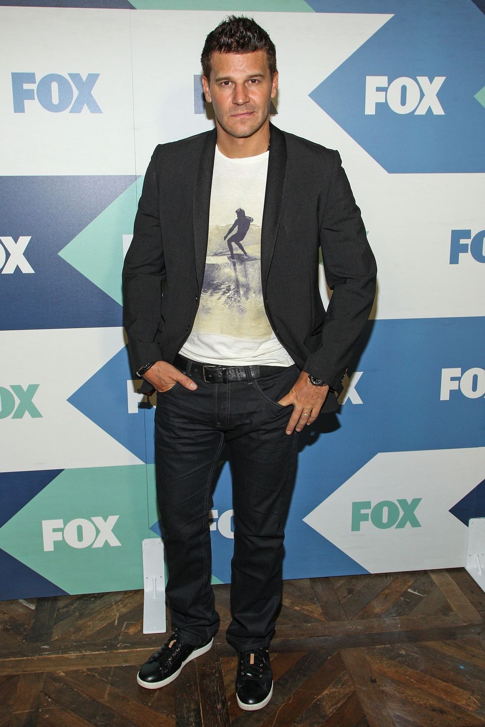 Дейвид Бореанас е в ролята на Сийли Буут - специален агент на ФБР