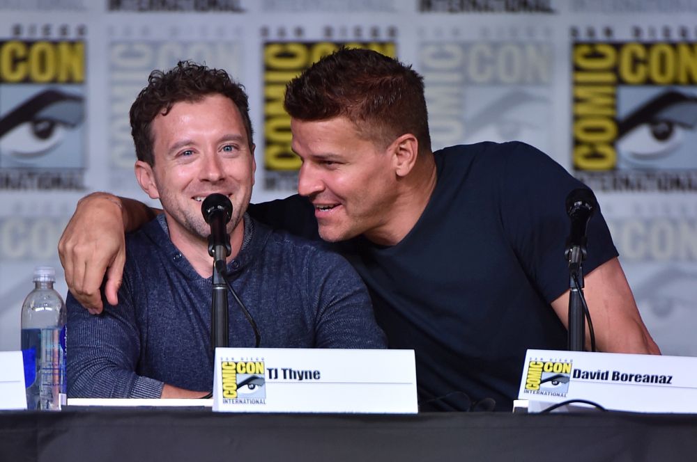 Т.Дж. Тайн в ролята на доктор Джак Ходжинс - ентомолог, който е и експерт по спори и минерали, но чието хоби са конспиративните теории