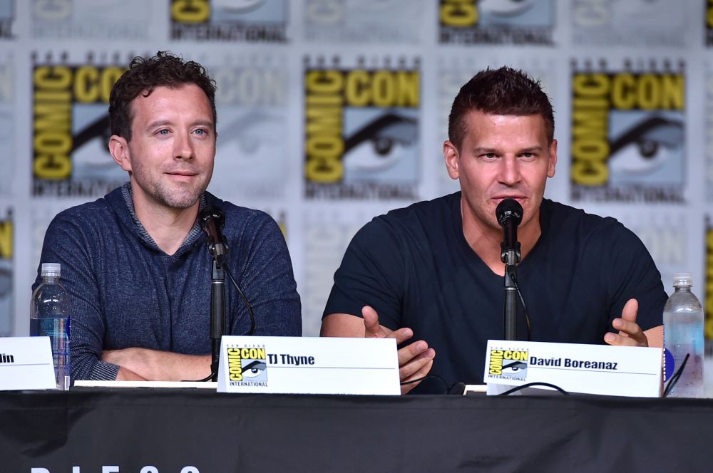 Т.Дж. Тайн в ролята на доктор Джак Ходжинс - ентомолог, който е и експерт по спори и минерали, но чието хоби са конспиративните теории