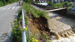 Велинград подкопан път