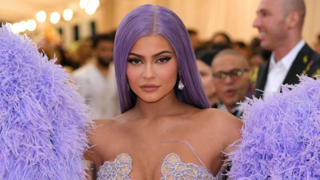 Кайли Дженър печели над 1 млн. паунда за спонсорирано постване в Instagram