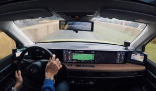 <p>Цели 5 дисплея за електрическата Honda E</p>