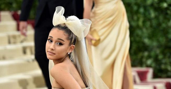 Ариана Гранде се раздели с приятеля си музикантаМайки Фостър от