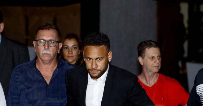 Полицията разследваща обвиненията за изнасилване срещу бразилския футболист Неймар заяви
