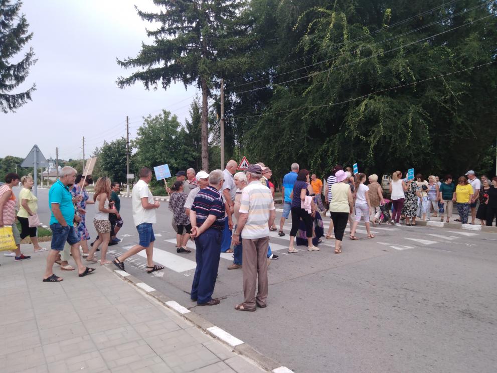  Жители на Кардам и Спасово излязоха на митинг поради неприятно водоснабдяване 