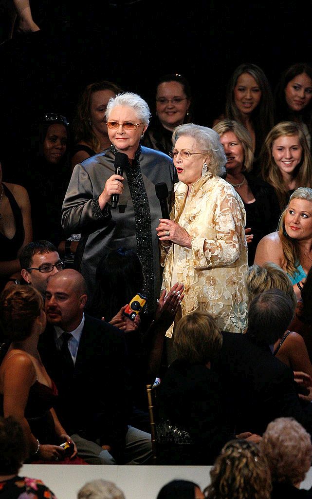 Сюзън Фланъри и Бети Уайт през 2007 г.