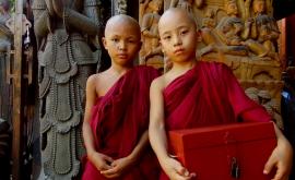  Монашеството - най-високата чест в бирманското семейство 