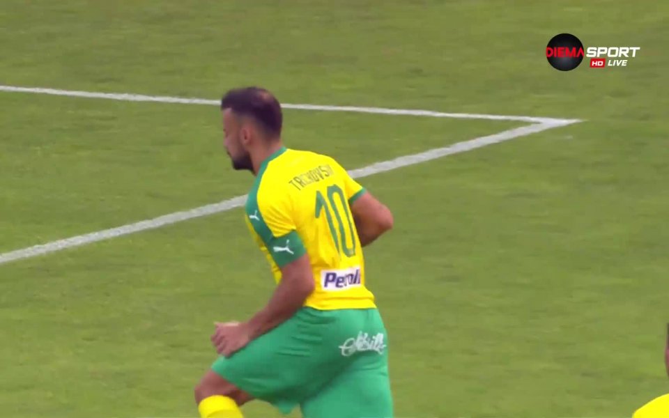 Отборът на Левски инкасира нов гол във вратата си в