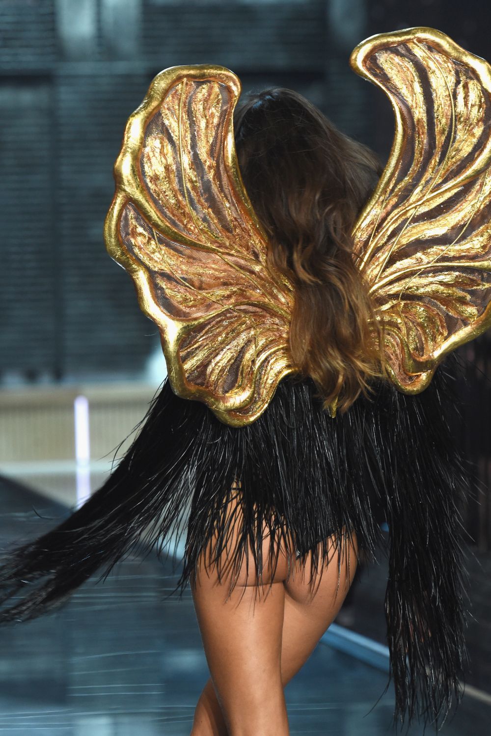 Изабел Гулар участва в 12 дефилета на Victoria's Secret. Тя се появява за първи път в модното шоу през 2005 г. И , въпреки че вече не е ангел, Изабел участва и в дефилетата през 2008, 2009, 2010, 2011, 2012 и 2013 на популярното шоу.