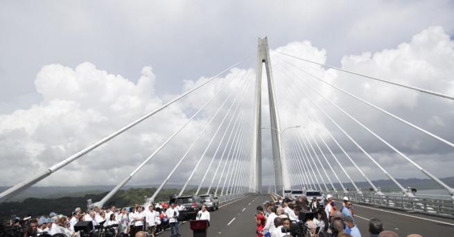 Панама откри тържествено трети мост който свързва източната и западната