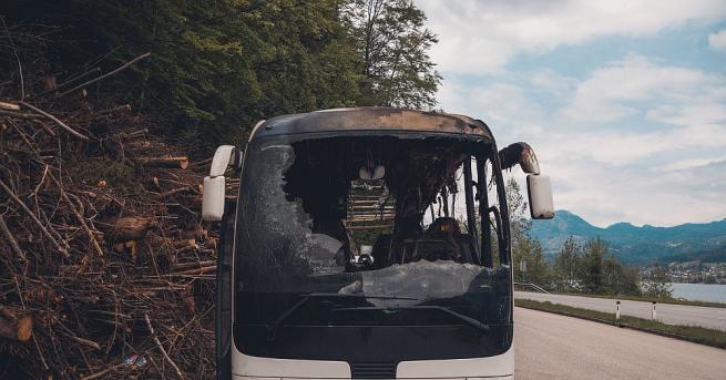 Автобус превозващ деца от Молдова се е запалил днес по