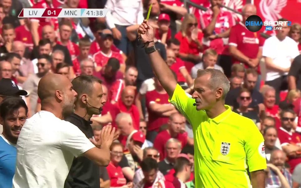 Мениджърът на Манчестър Сити Пеп Гуардиола получи жълт картон по