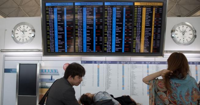 Над 200 полета са анулирани на международното летище в Хонконг заради
