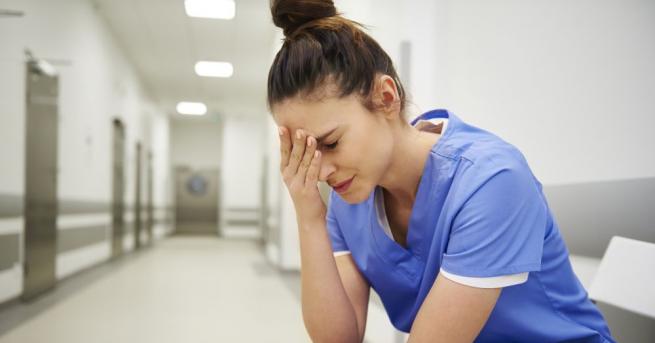 Уволнената медицинска сестра Мая Илиева ще съди бившия си работодател