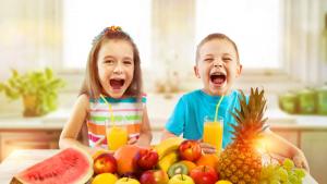 деца плодове витамини