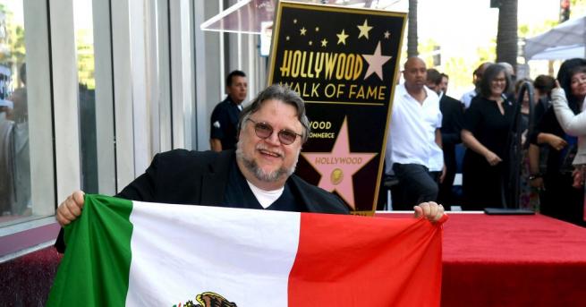 Мексиканският кинорежисьор Гийермо дел Торо посвети своята звезда на Алеята