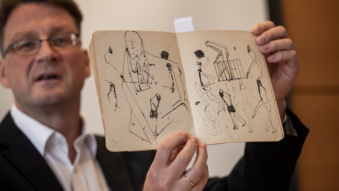 <p>През миналата седмица Цюрихският районен съд потвърди решението на израелски съд, според което няколко сейфа в Цюрих могат да бъдат отворени и тяхното съдържание да бъде пренесено в Израелската национална библиотека.</p>