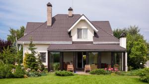 къща вила двор