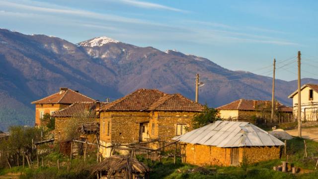 Историята на 5-те села в България с най-смешни имена (ВИДЕО)