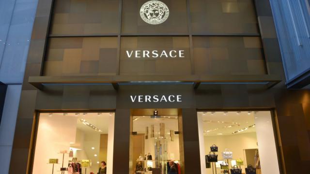 Givenchy, Versace и Coach си навлякоха неприятности в Китай