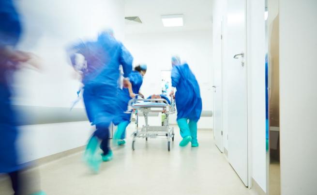 Проверка в три болници след случай с починало дете
