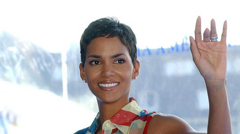 Все по-секси и гореща с годините: Хали Бери на 55! (СНИМКИ)