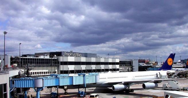 Българи на летище Франкфурт Тридесет и петима българи се намират