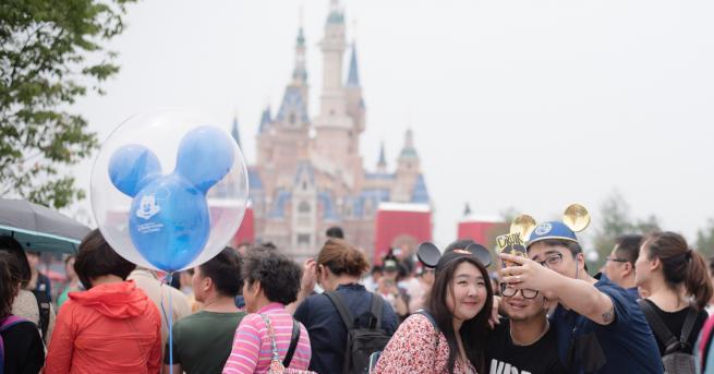 Китайска студентка съди американския гигант Disney като твърди че налице