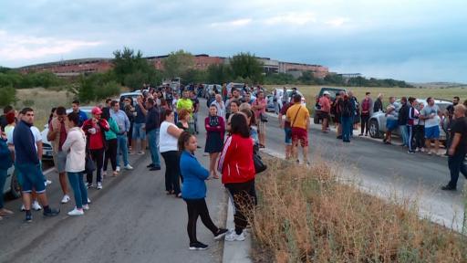  <p>Протест край Шишманци, желаят референдум</p> 