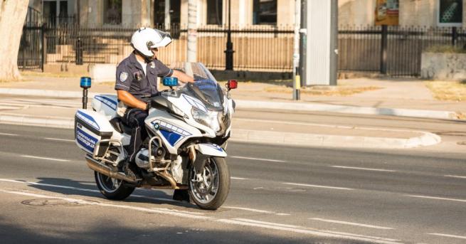 Полицаи с мотори преследваха мъж в района на Женския пазар