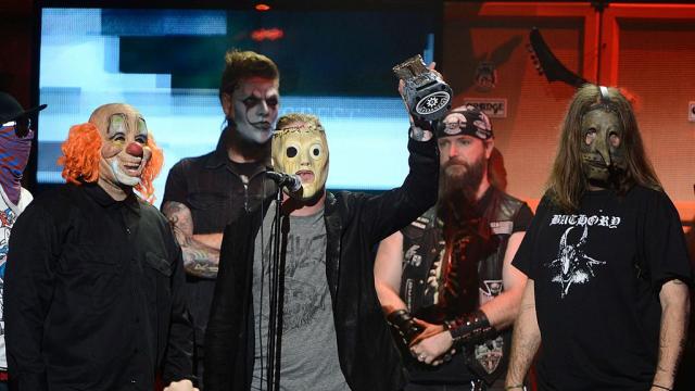 Slipknot оглави класацията на „Билборд” за албуми