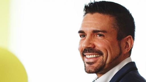  <p><strong>Българин</strong> с кариера в <strong>Холивуд</strong> ще учи български възпитаници по какъв начин се прави бизнес</p> 