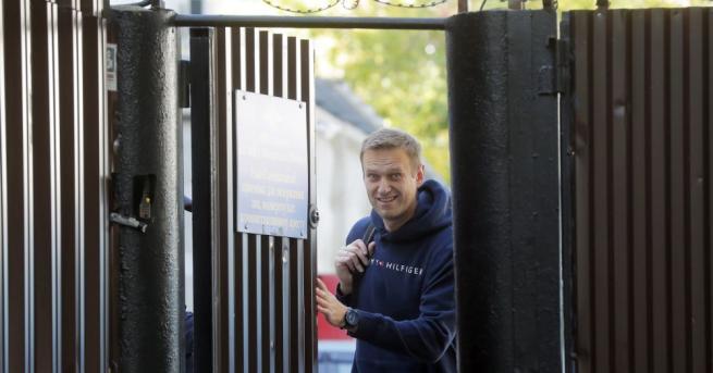 Лидерът на руската опозиция Алексей Навални бе освободен след 30