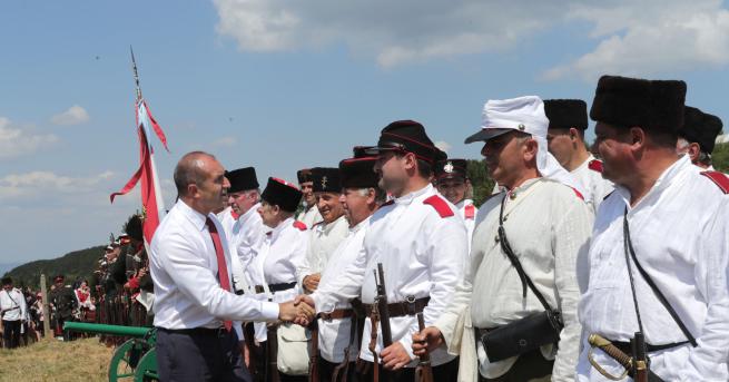 България Радев Скандалите в правителството са много Радев бе на