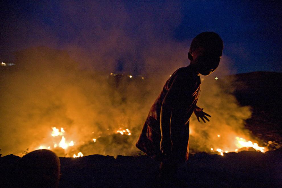 Пожар на сметище в Африка