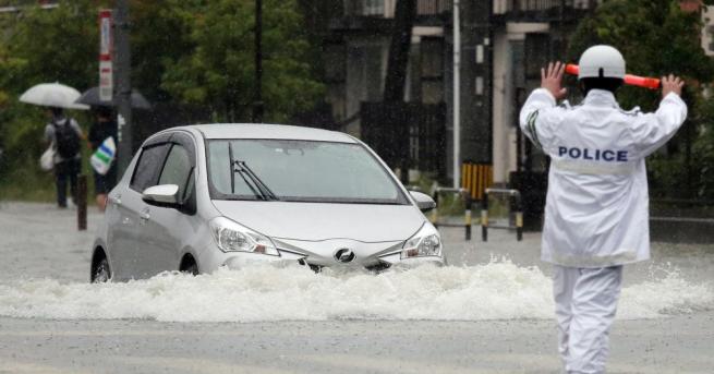 Няма данни за пострадали българи при наводненията в Югозападна Япония