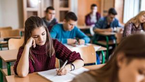 ученици училище