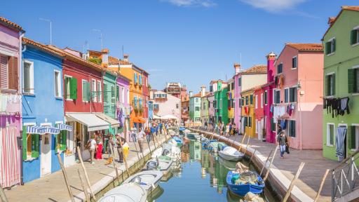  <p>Вижте <strong>най-цветните </strong>улици в Европа</p> 