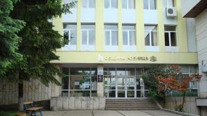 община лозница сграда