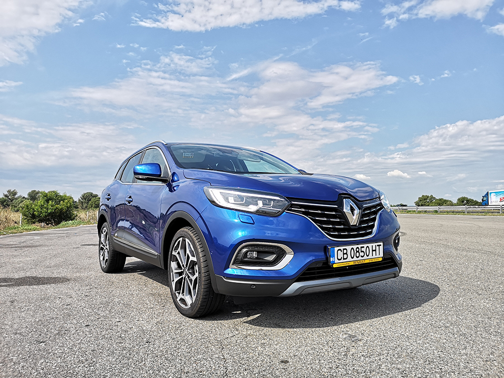 Тестваме аргументите за пазарен успех на Renault Kadjar. Ще му помогнат изпитаните технологии, комфортът, големият багажник и атрактивният дизайн.