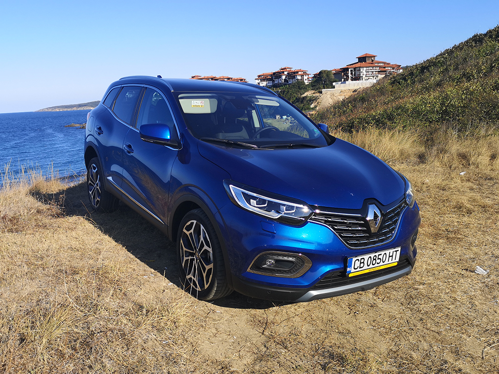 Тестваме аргументите за пазарен успех на Renault Kadjar. Ще му помогнат изпитаните технологии, комфортът, големият багажник и атрактивният дизайн.